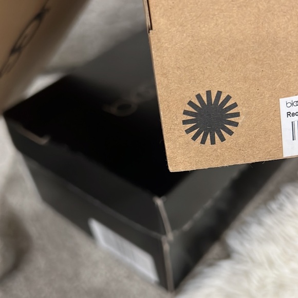 UGG Women's Goldenstar Sandal - Chestnut - Picture 7 of 9